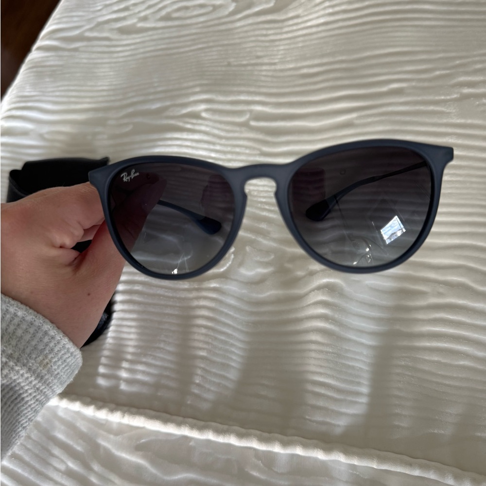 Ray-Ban Black Classic Sunglasses